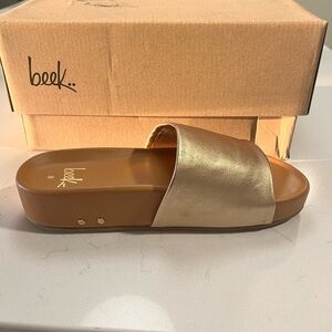 Beek Sandal- Pelican Gold/Honey size 8